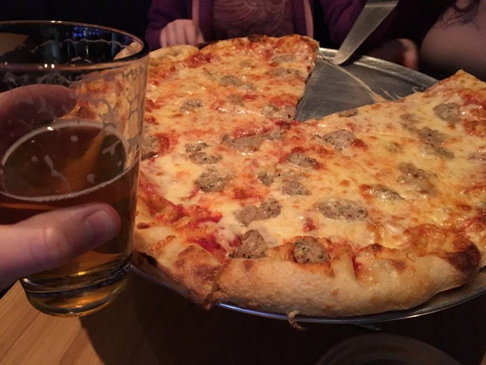 Elbow Room | restaurant | 1634 N Cahuenga Blvd, Los Angeles, CA 90028, USA | 3236457119 OR +1 323-645-7119