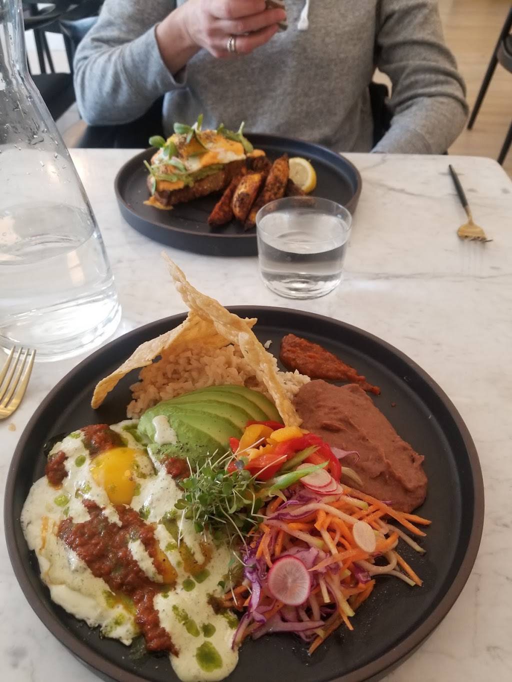 Moveable Feast + Company | restaurant | 112 N Hale St, Wheaton, IL 60187, USA | 6308683777 OR +1 630-868-3777