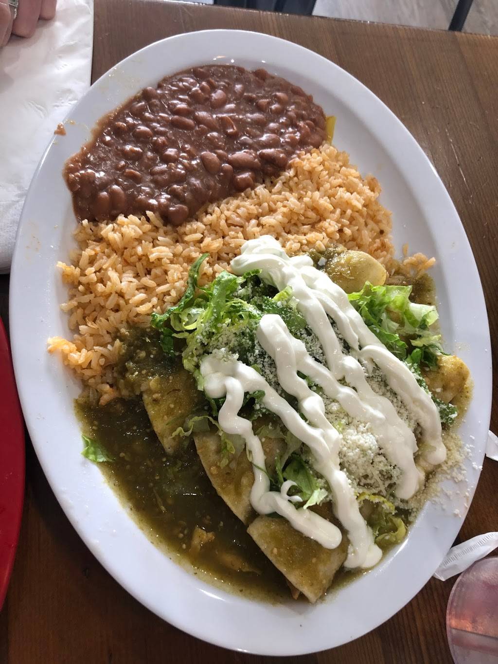 Los Chorros - Breakfast • Pupusas • Sweets | restaurant | 4693 W Century Blvd, Inglewood, CA 90304, USA | 3106715147 OR +1 310-671-5147