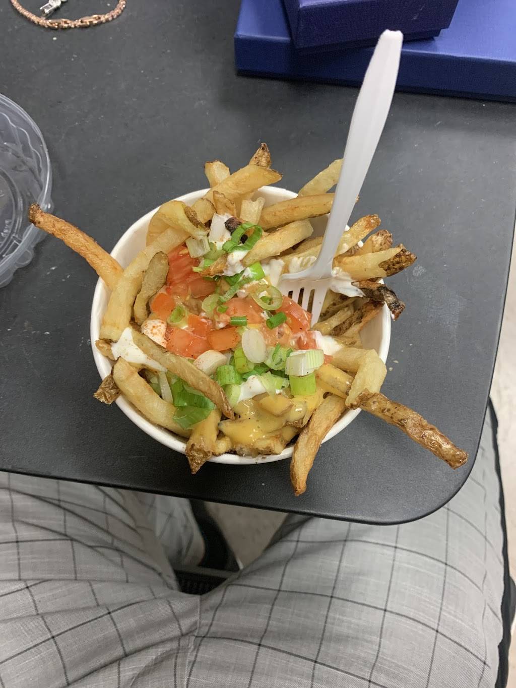 New York Fries - Limeridge Mall | restaurant | 999 Upper Wentworth Road Unit F11, Hamilton, ON L9A 4X5, Canada | 9053183284 OR +1 905-318-3284