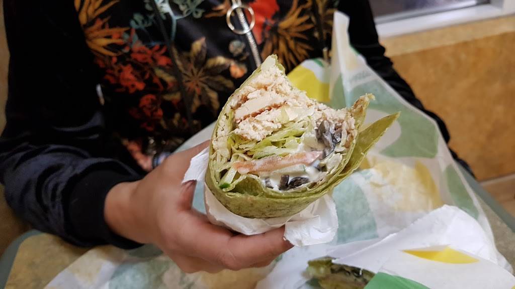 Subway | restaurant | 1107 5th St, Miami Beach, FL 33139, USA | 3056732441 OR +1 305-673-2441