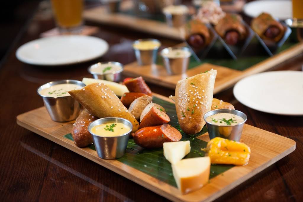 Tavern at the Beach | restaurant | 1200 Garnet Ave, San Diego, CA 92109, USA | 8582726066 OR +1 858-272-6066