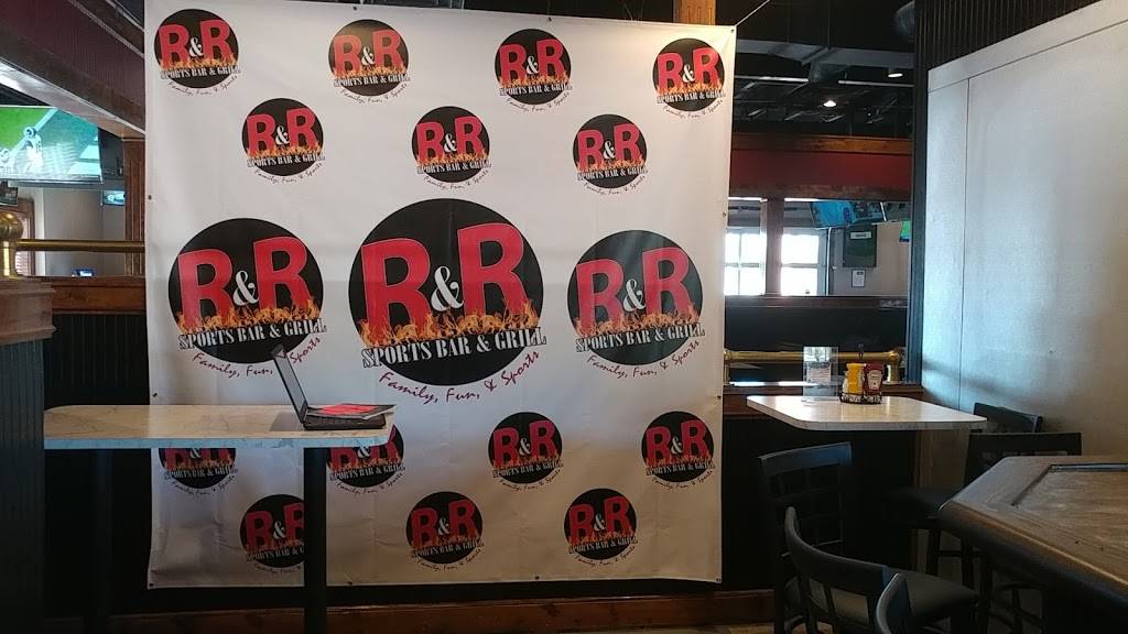 R&R Sports Bar And Grill | restaurant | 500 E 5th Ave, Gary, IN 46402, USA | 2194271047 OR +1 219-427-1047