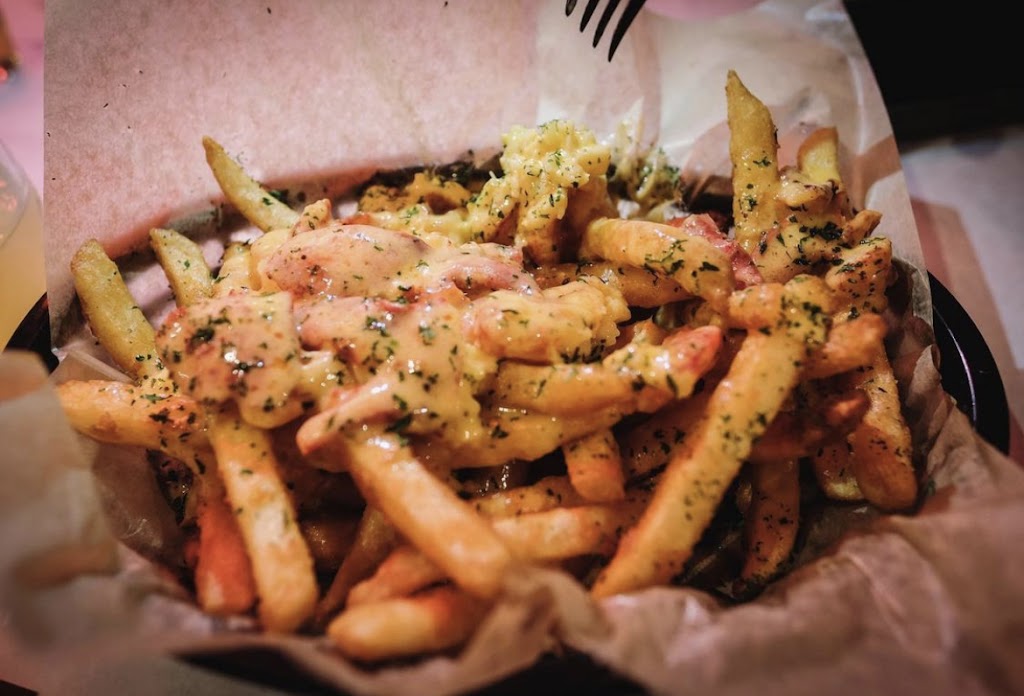 Shaking Crab (Williamsburg) | restaurant | 1045 Flushing Ave, Brooklyn, NY 11237, USA | 3477253262 OR +1 347-725-3262