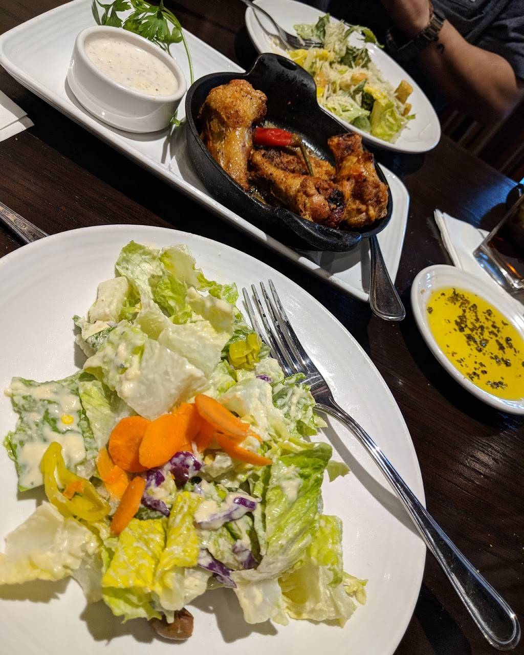 Carrabbas Italian Grill | restaurant | 6803 N Kings Hwy, Myrtle Beach, SC 29577, USA | 8434672600 OR +1 843-467-2600