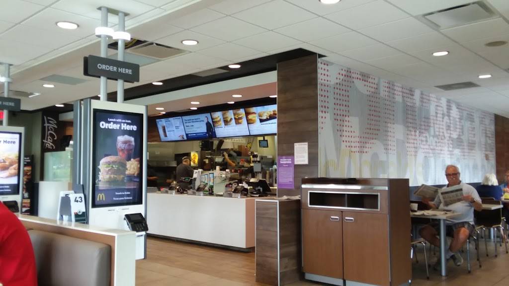 McDonalds | cafe | 2901 Dryden Dr, Madison, WI 53704, USA | 6082499446 OR +1 608-249-9446