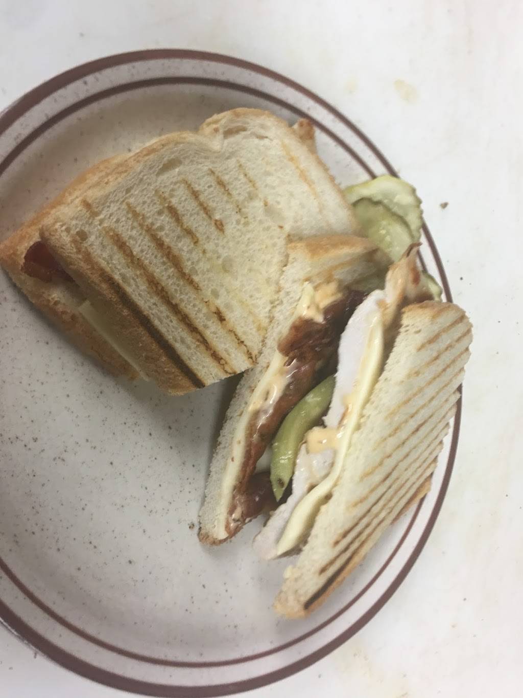 Muscatine Family Restaurant | restaurant | 1903 Park Ave, Muscatine, IA 52761, USA | 5632635490 OR +1 563-263-5490