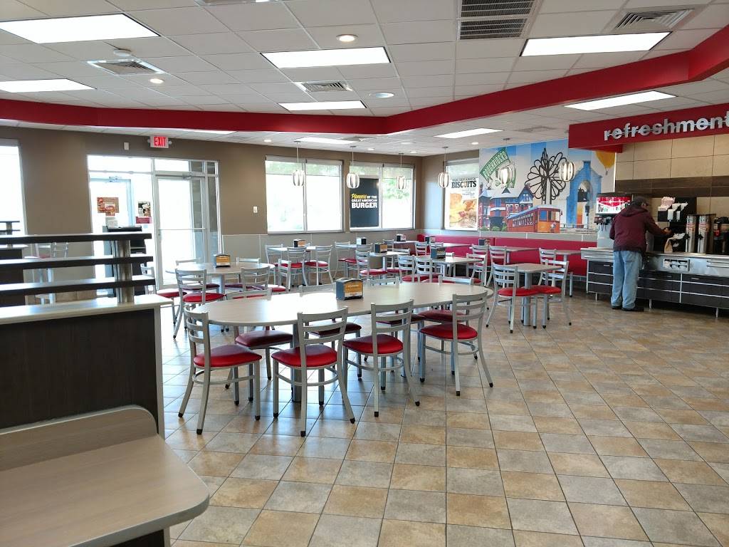 Hardees | restaurant | 3505 29th Ave SW, Cedar Rapids, IA 52404, USA | 3193964498 OR +1 319-396-4498