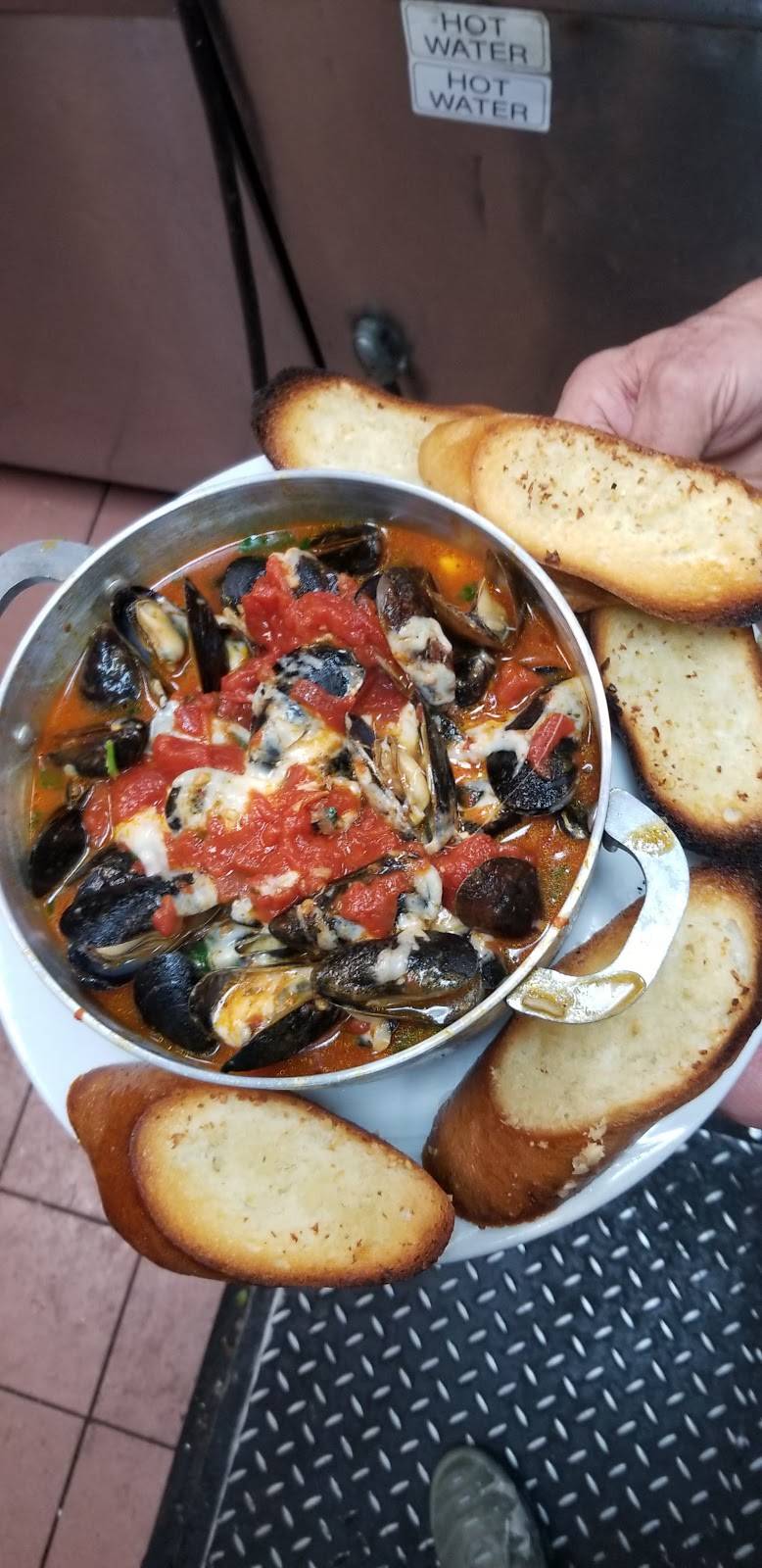 Ginos Pizzeria | restaurant | 61-32 Springfield Blvd, Bayside, NY 11364, USA | 7182251475 OR +1 718-225-1475