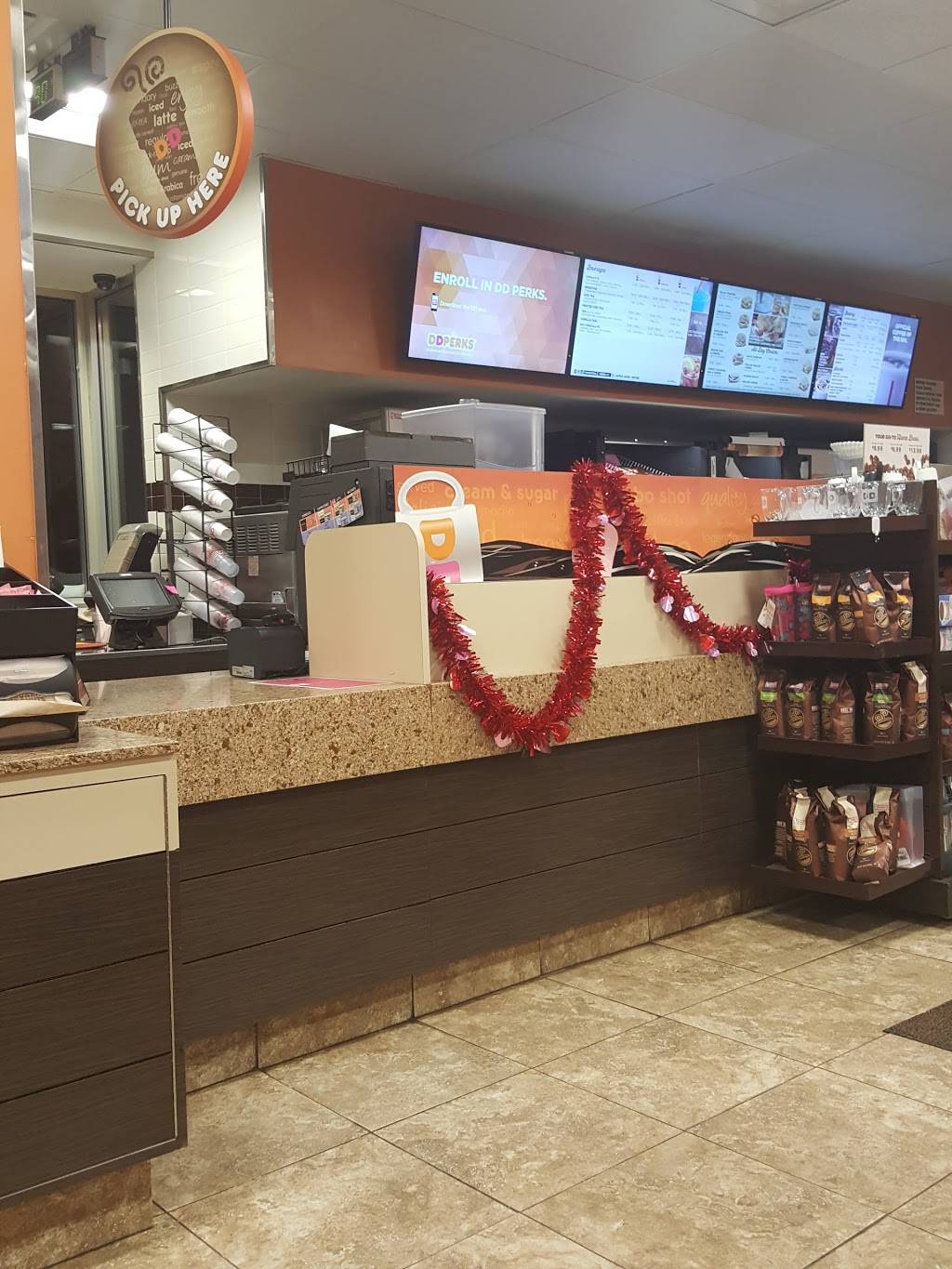 Dunkin | bakery | 5 Gaywalk St, Augusta, ME 04330, USA | 2076211325 OR +1 207-621-1325