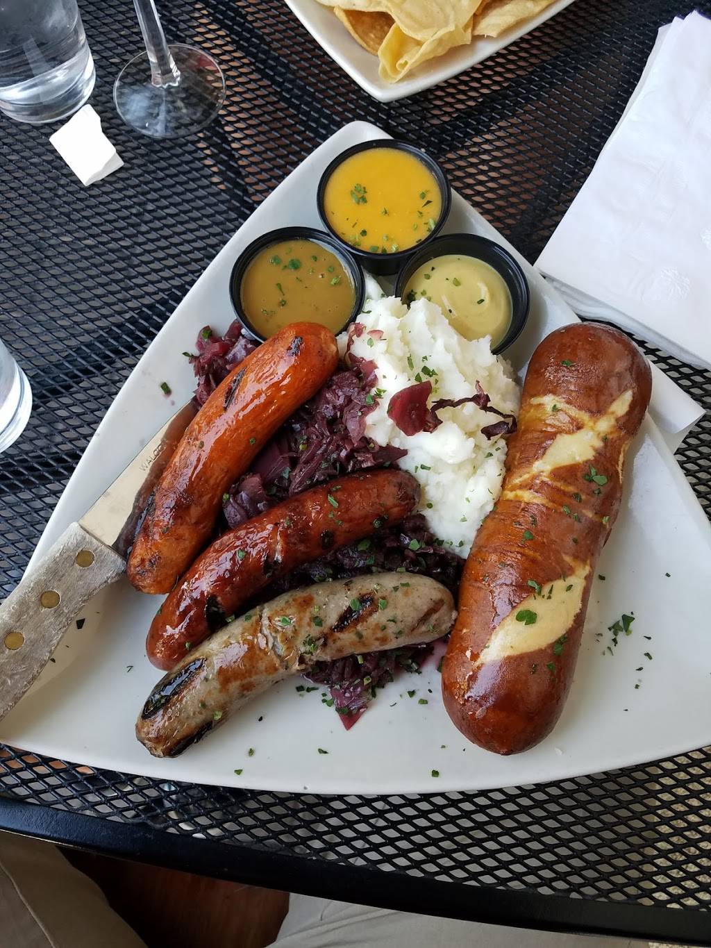 Solvang Brewing Company | restaurant | 1547 Mission Dr, Solvang, CA 93463, USA | 8056882337 OR +1 805-688-2337