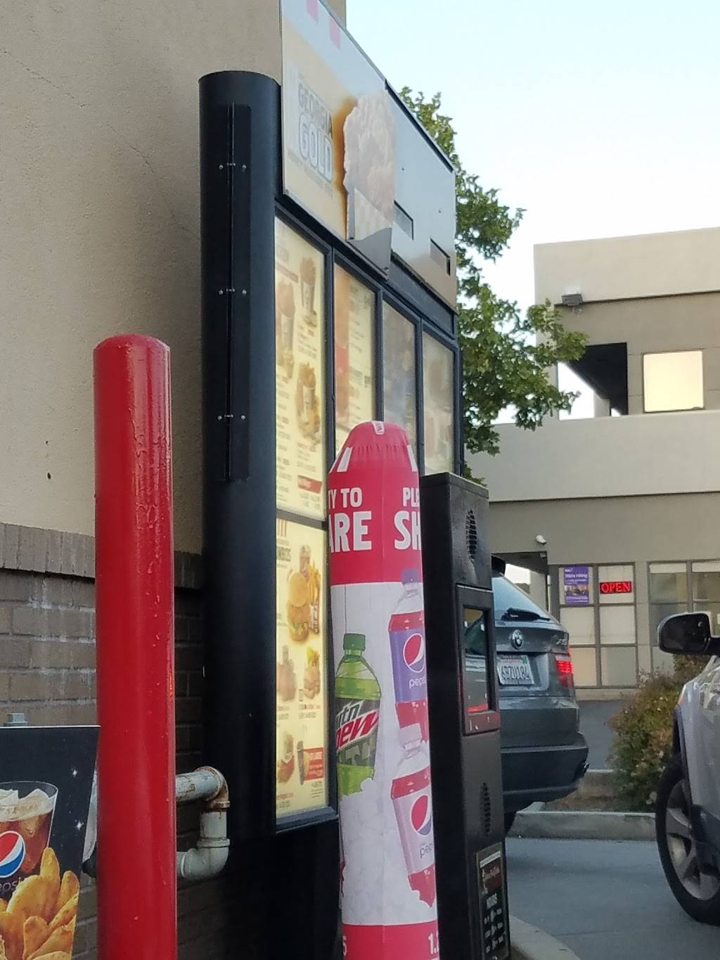 Taco Bell | meal takeaway | 555 2nd St, San Rafael, CA 94901, USA | 4154541482 OR +1 415-454-1482