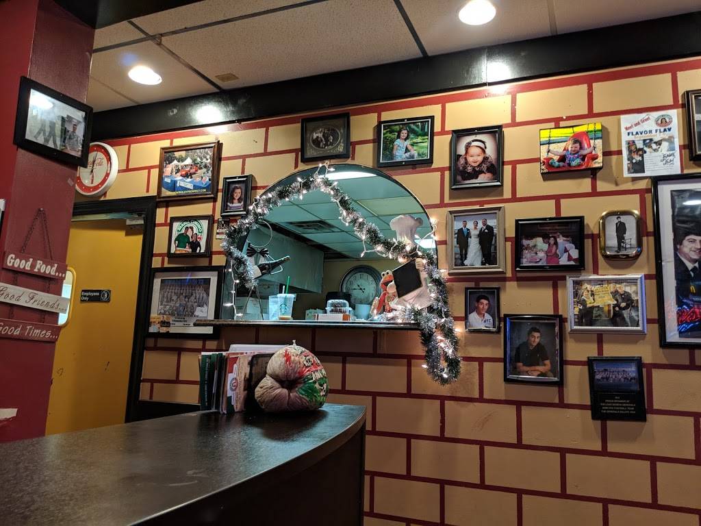 Mama Ciminos Pizza | restaurant | 131 N Wells St, Lake Geneva, WI 53147, USA | 2623489077 OR +1 262-348-9077