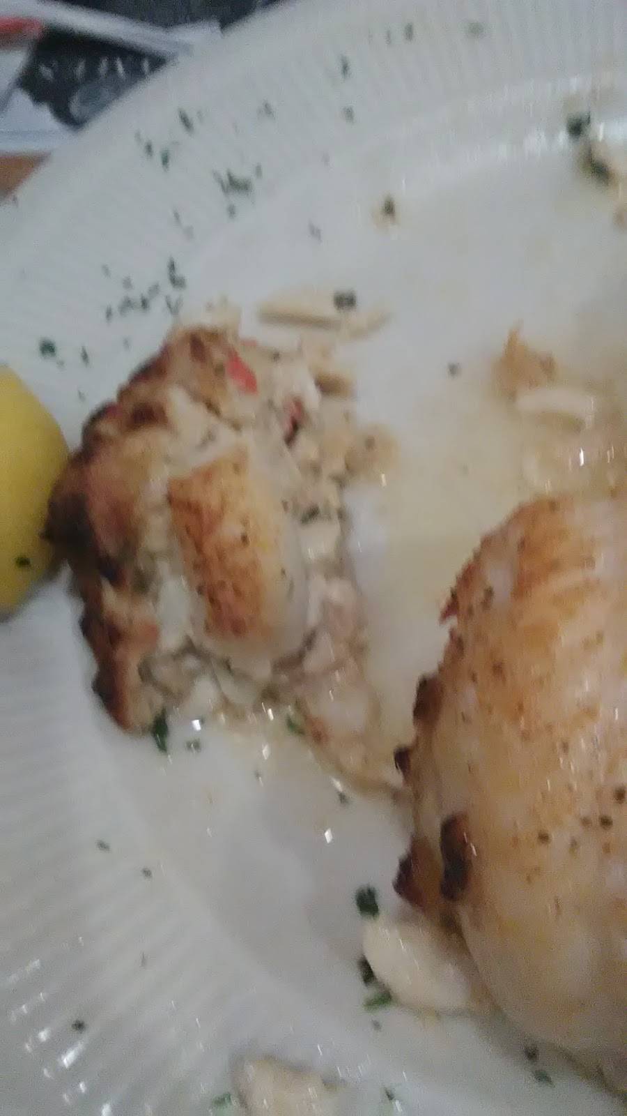 Diamond State Grill | restaurant | 913 S Dupont Hwy, Dover, DE 19901, USA | 3028833571 OR +1 302-883-3571