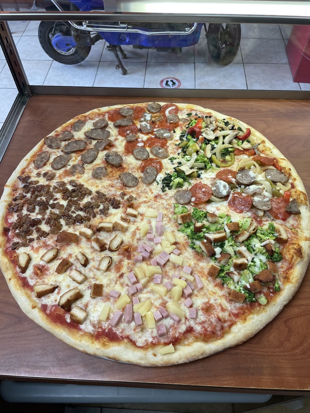 Daisy’s Pizza | restaurant | 3439 E Tremont Ave, Bronx, NY 10465, USA | 7189047979 OR +1 718-904-7979
