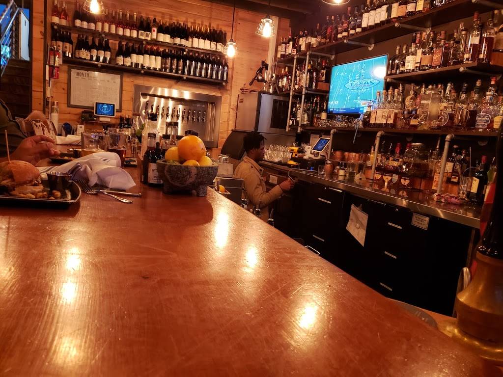 Levitate Gastropub | restaurant | 185 Front St N, Issaquah, WA 98029, USA | 4256778497 OR +1 425-677-8497