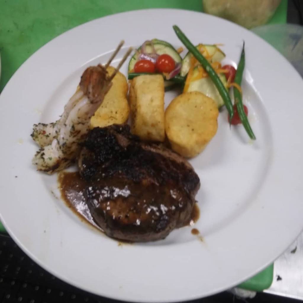 Parkview House Restaurant & Tavern | restaurant | 23 Main St, Wallkill, NY 12589, USA | 8458955200 OR +1 845-895-5200