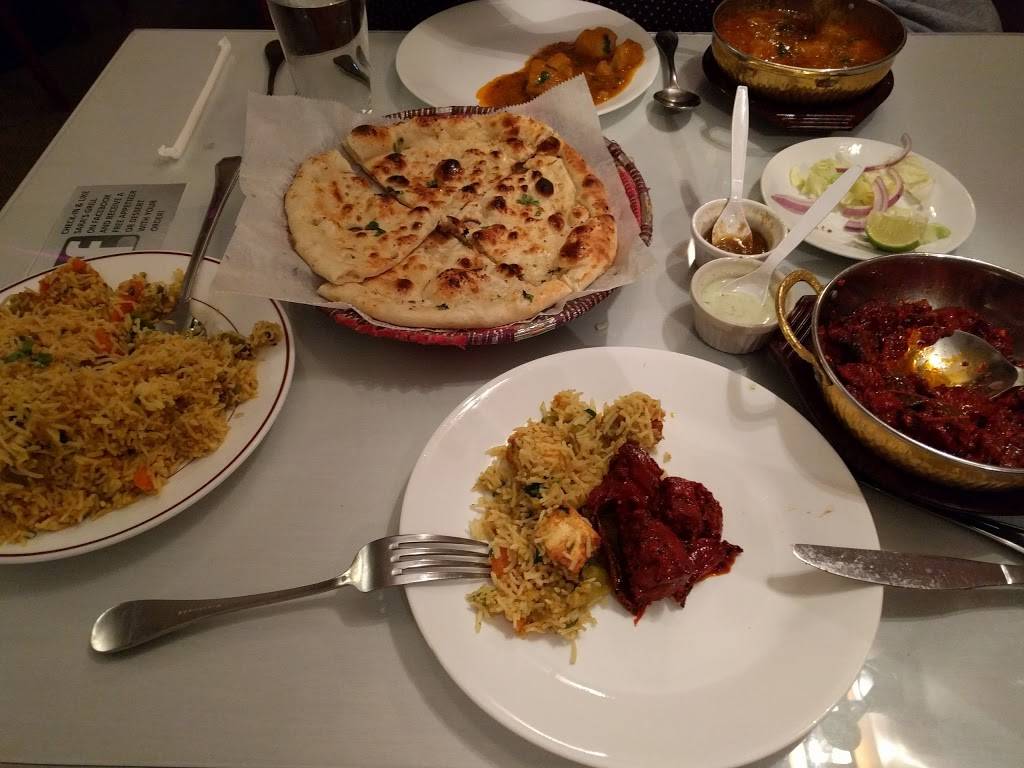 Saras Pakistani & Indian Cuisine | restaurant | 2860 Showplace Dr, Naperville, IL 60564, USA | 6307177865 OR +1 630-717-7865