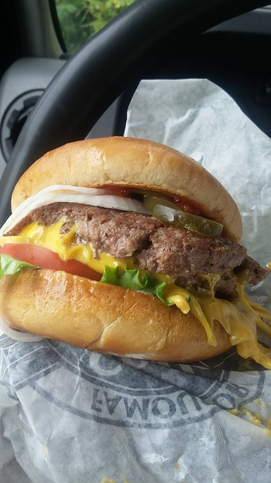 Steak n Shake | restaurant | 720 W 81st Street, Merrillville, IN 46410, USA | 2197368901 OR +1 219-736-8901