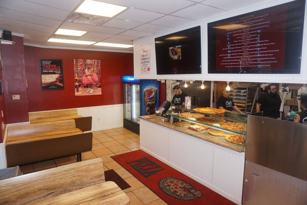 Gias Pizza | restaurant | 264 North Rd, Poughkeepsie, NY 12601, USA | 8454831400 OR +1 845-483-1400