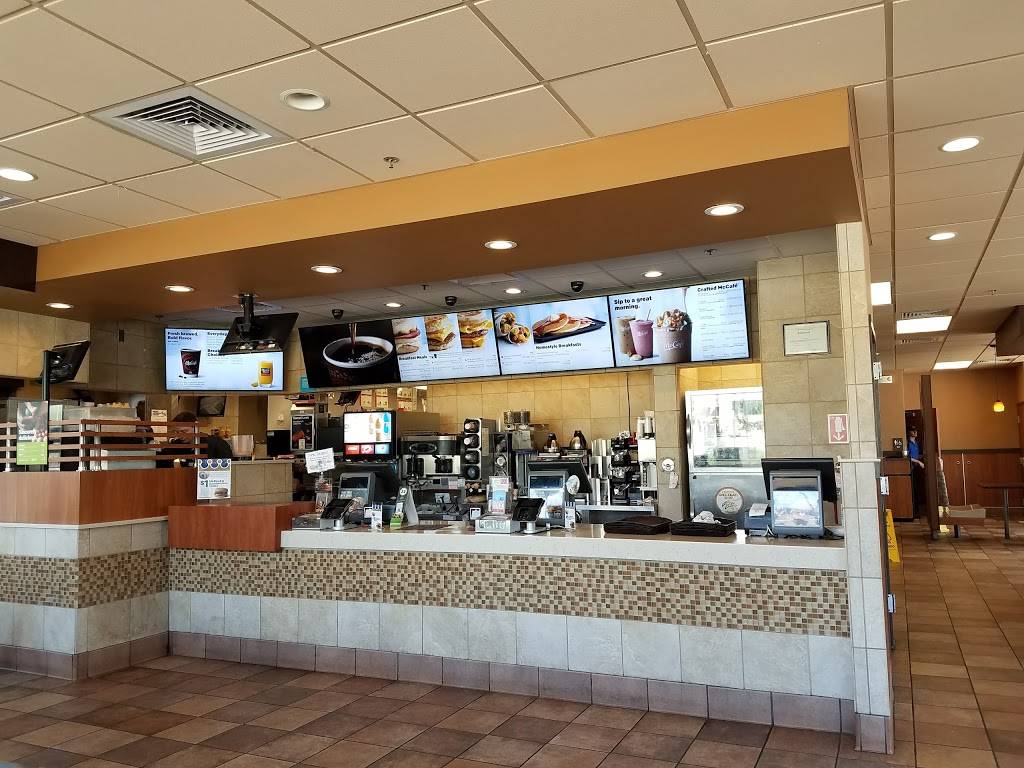 McDonalds | cafe | 3860 W 95th St, Leawood, KS 66206, USA | 9136421304 OR +1 913-642-1304