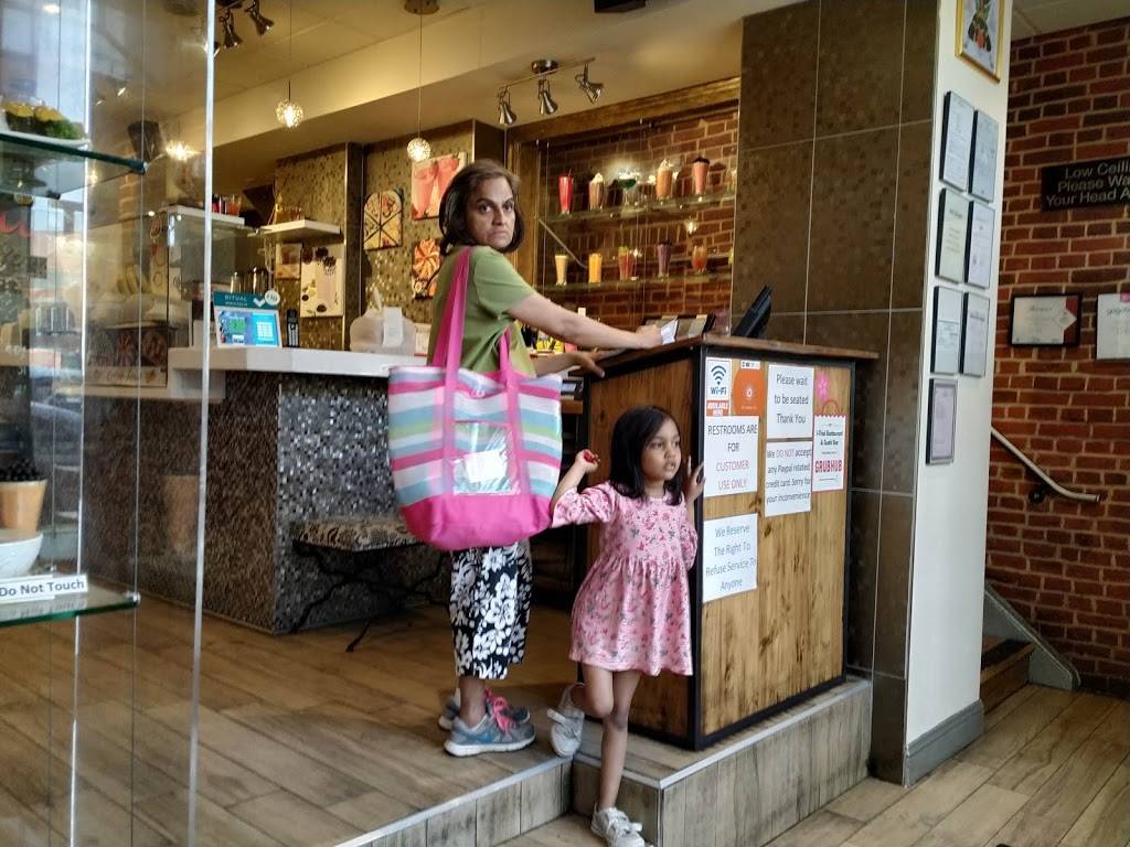 I-Thai Restaurant & Sushi Bar | cafe | 3003 M St NW, Washington, DC 20007, USA | 2025808852 OR +1 202-580-8852