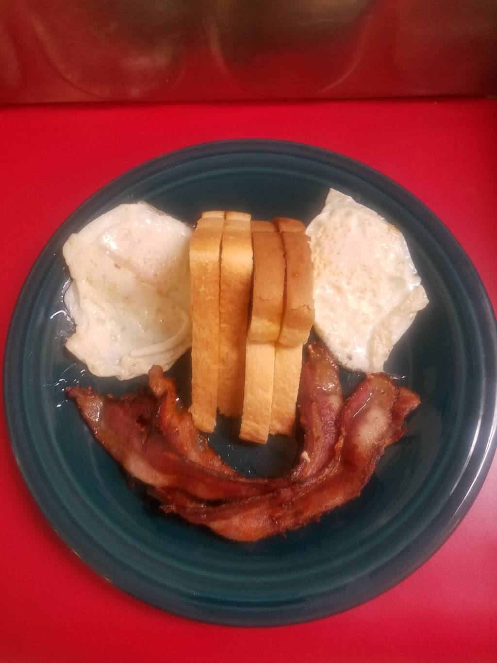 Ice Cream Parlor | restaurant | 496 E State St, Salem, OH 44460, USA | 3303320306 OR +1 330-332-0306