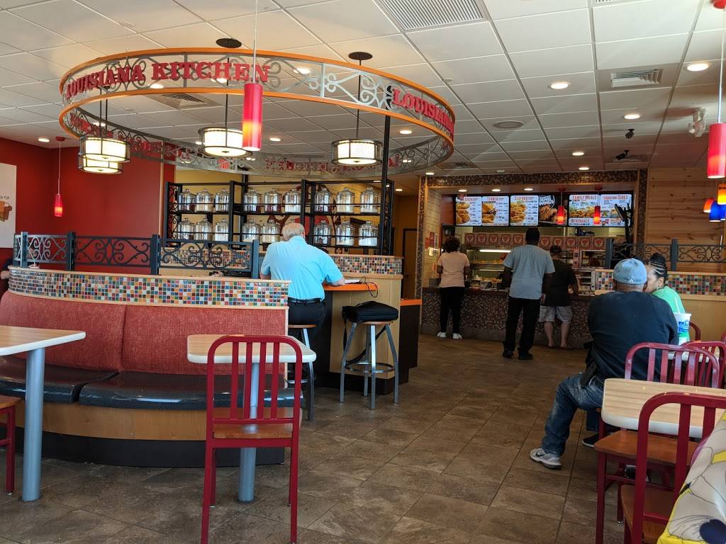 Popeyes Louisiana Kitchen | restaurant | 100 Debaun Loop, Chesapeake, VA 23320, USA | 7573511943 OR +1 757-351-1943