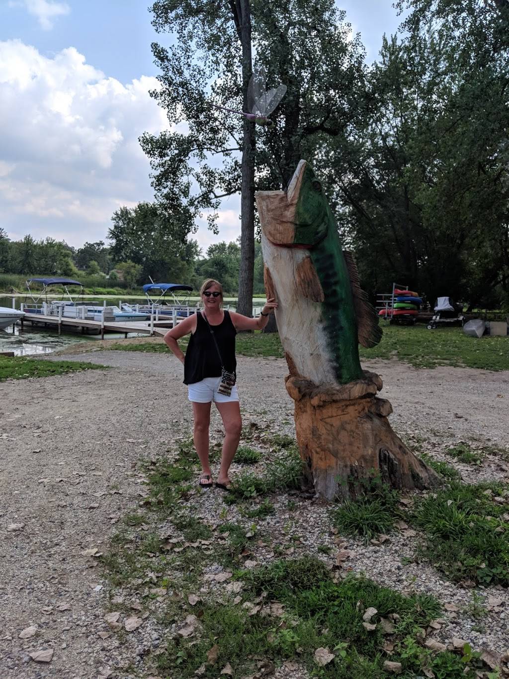 Hermanns Rest A While | restaurant | 300 Center St, Port Barrington, IL 60010, USA | 8476399644 OR +1 847-639-9644