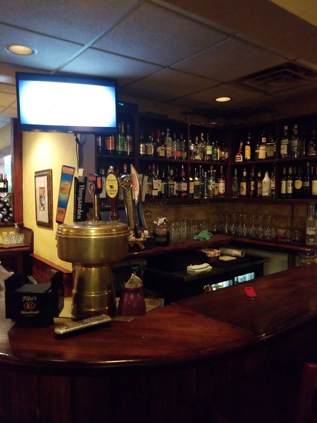 Tambascios Italian Grill | restaurant | 1 Dodgingtown Rd, Newtown, CT 06470, USA | 2034262715 OR +1 203-426-2715