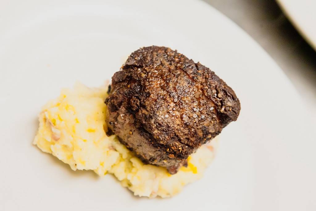 MeMes Bar & Grille | restaurant | 712 W Judge Perez Dr, Chalmette, LA 70043, USA | 5046444992 OR +1 504-644-4992