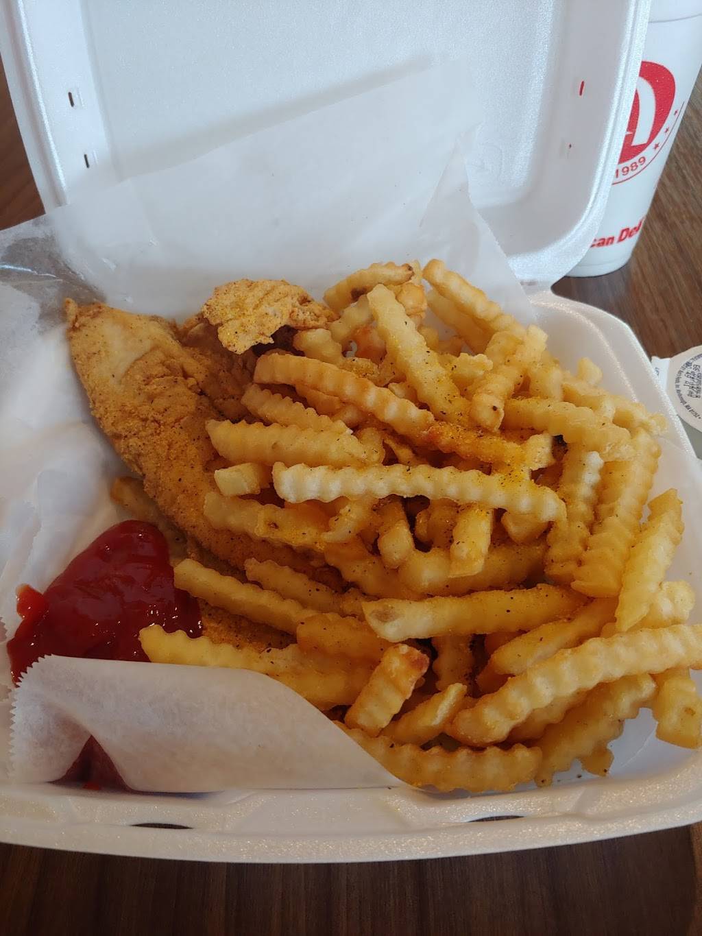 American Deli | restaurant | 1000 Cumberland Mall, Atlanta, GA 30339, USA | 4047553355 OR +1 404-755-3355