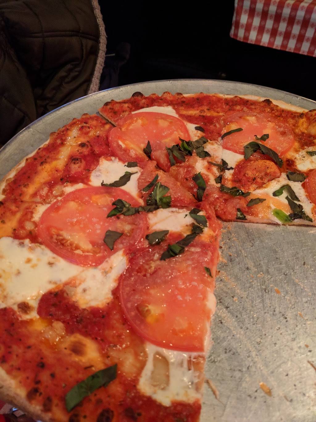 Freddies Restaurant And Pizzeria | meal delivery | 563 Broadway, Long Branch, NJ 07740, USA | 7322220931 OR +1 732-222-0931