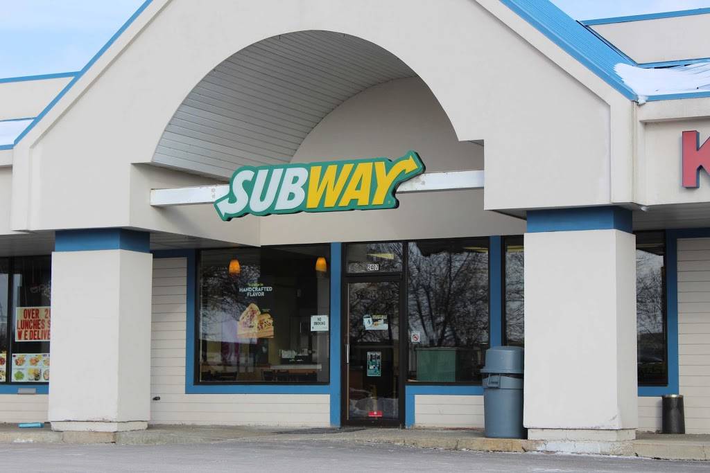 Subway | restaurant | 2407 W Broadway, Monona, WI 53713, USA | 6082222162 OR +1 608-222-2162