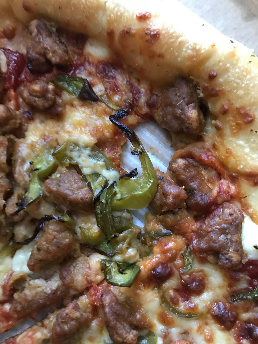 Pizza Hut | meal takeaway | 975 Grand Ave, St Paul, MN 55105, USA | 6512211000 OR +1 651-221-1000