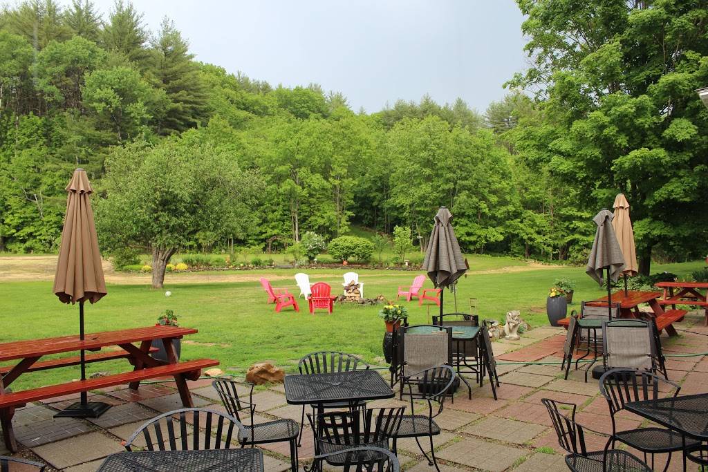 Stone Hearth Inn & Tavern | restaurant | 698 VT-11, Chester, VT 05143, USA | 8028752525 OR +1 802-875-2525