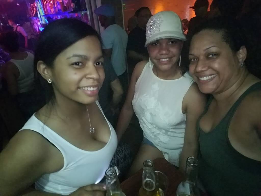 Prestige | restaurant | 309 E Main St, Waterbury, CT 06702, USA | 2038054655 OR +1 203-805-4655