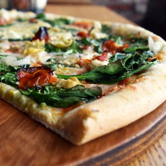 Mr. Moto Pizza House Ocean Beach | restaurant | 1929 Cable St, San Diego, CA 92107, USA | 6199819777 OR +1 619-981-9777