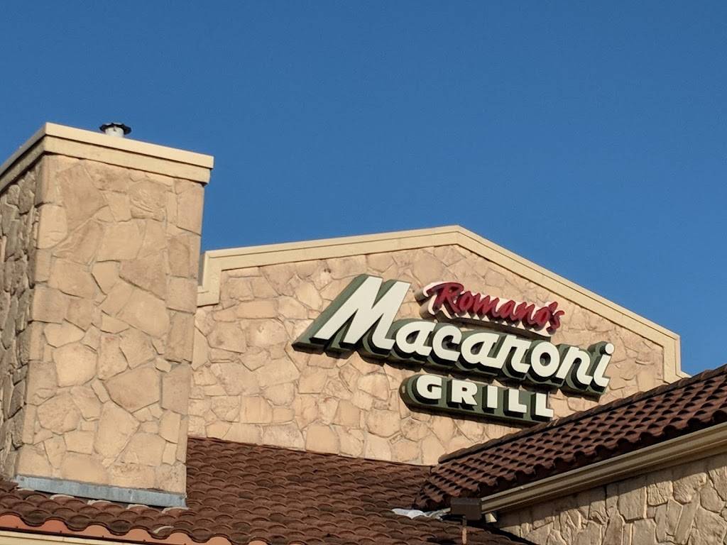 Romanos Macaroni Grill | restaurant | 25001 Country Club Blvd, North Olmsted, OH 44070, USA | 4407349980 OR +1 440-734-9980