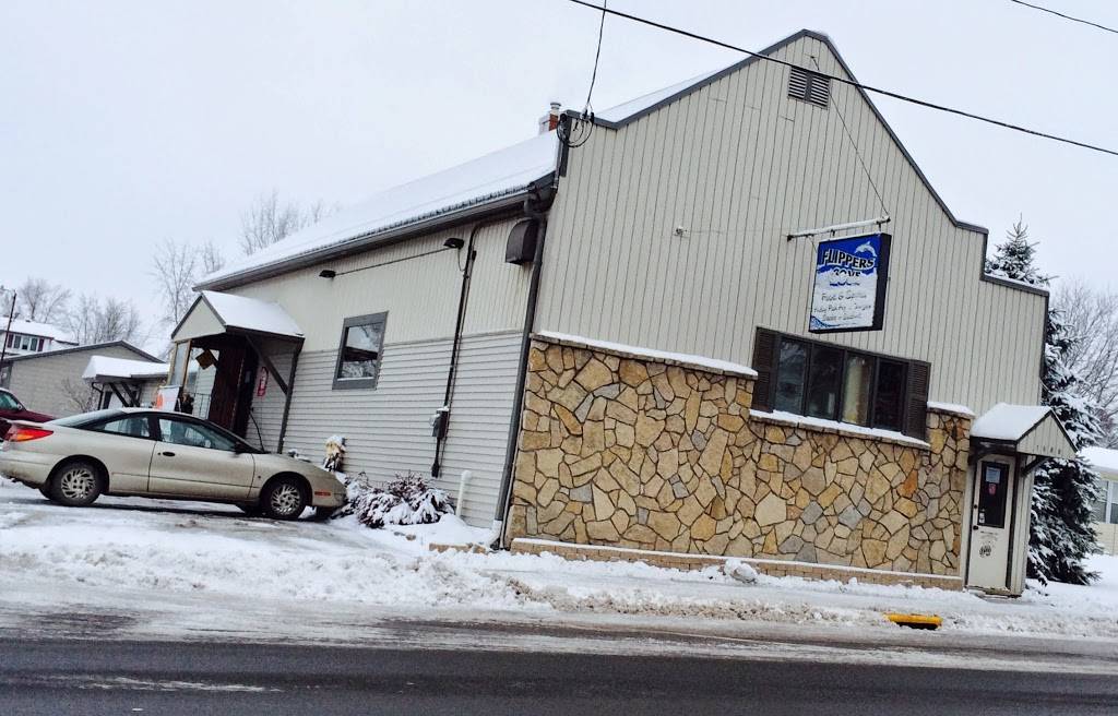 Flippers Cove | restaurant | 1689 Day St, Greenleaf, WI 54126, USA | 9208647883 OR +1 920-864-7883