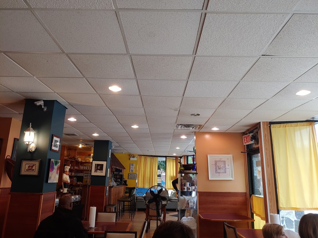 Bettie Lou’s | restaurant | 5633 N Ashland Ave, Chicago, IL 60660, USA | 3127252247 OR +1 312-725-2247