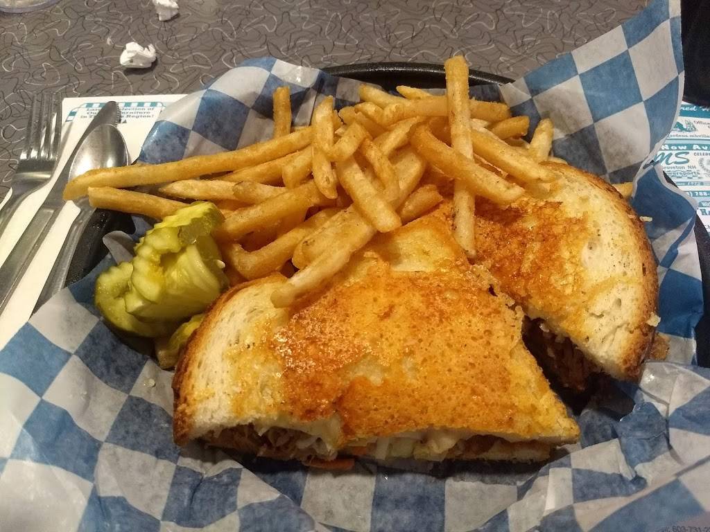 104 Diner | restaurant | 752 NH-104, New Hampton, NH 03256, USA | 6037440120 OR +1 603-744-0120