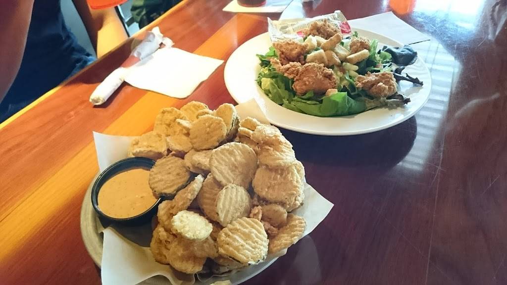 Hooters | restaurant | 6426 E 82nd St, Indianapolis, IN 46250, USA | 3175771477 OR +1 317-577-1477