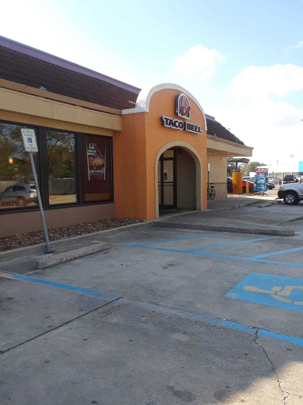 Taco Bell | meal takeaway | 835 Texas Ave, Bridge City, TX 77611, USA | 4097359135 OR +1 409-735-9135