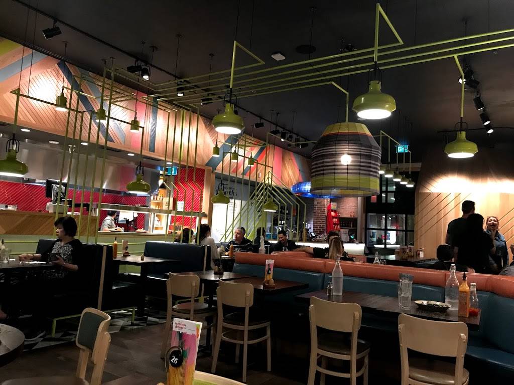 Nandos Danforth | meal takeaway | 671 Danforth Ave Unit A, Toronto, ON M4J 1L3, Canada | 4164615551 OR +1 416-461-5551