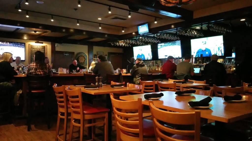 Barretts Fireside Grille | restaurant | 30 Bedford St, Middleborough, MA 02346, USA | 5089475333 OR +1 508-947-5333