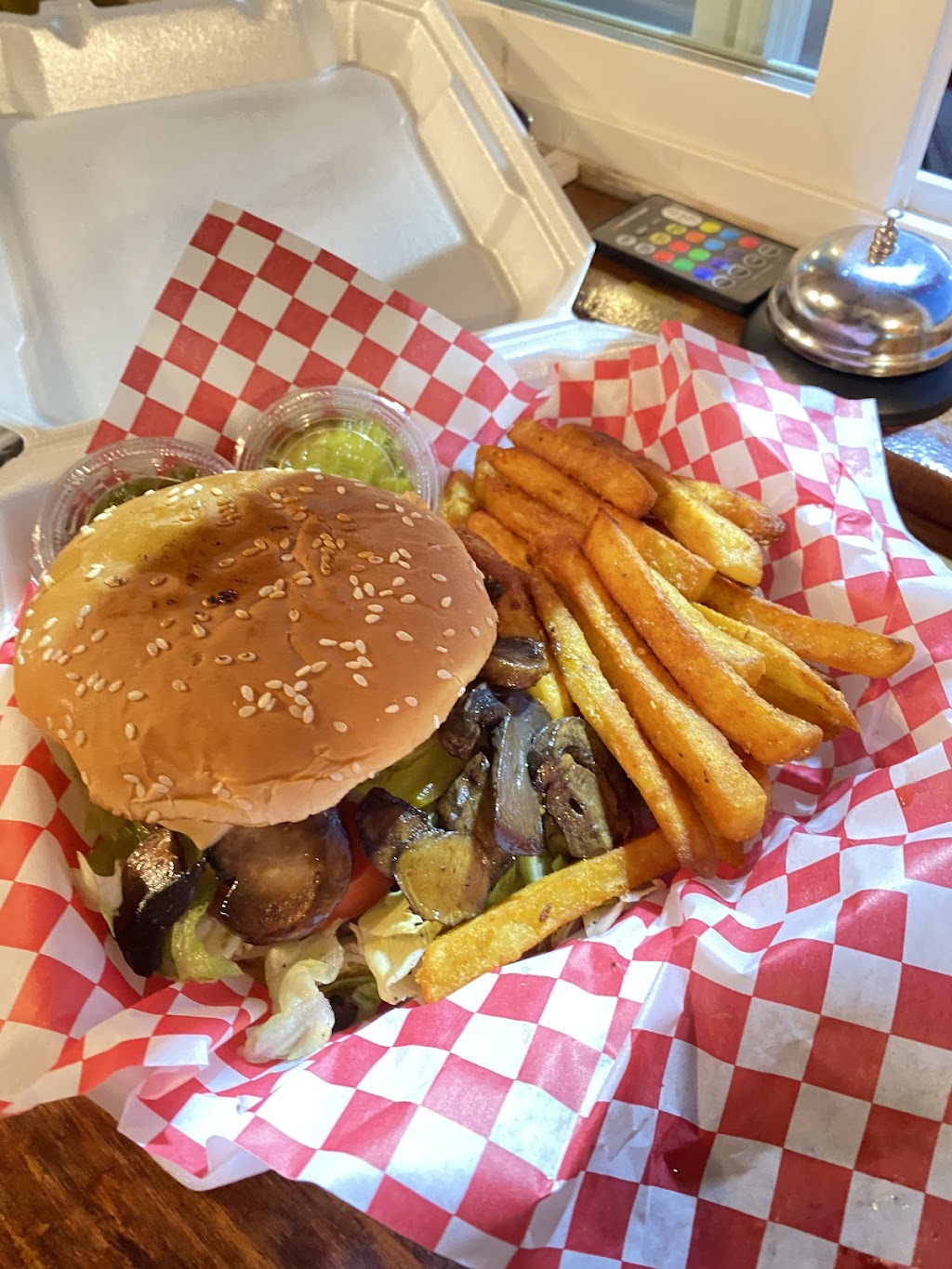 La Cabañita Tortas de la Barda y más | restaurant | 4948 Eisenhauer Rd, San Antonio, TX 78218, USA | 2103243380 OR +1 210-324-3380