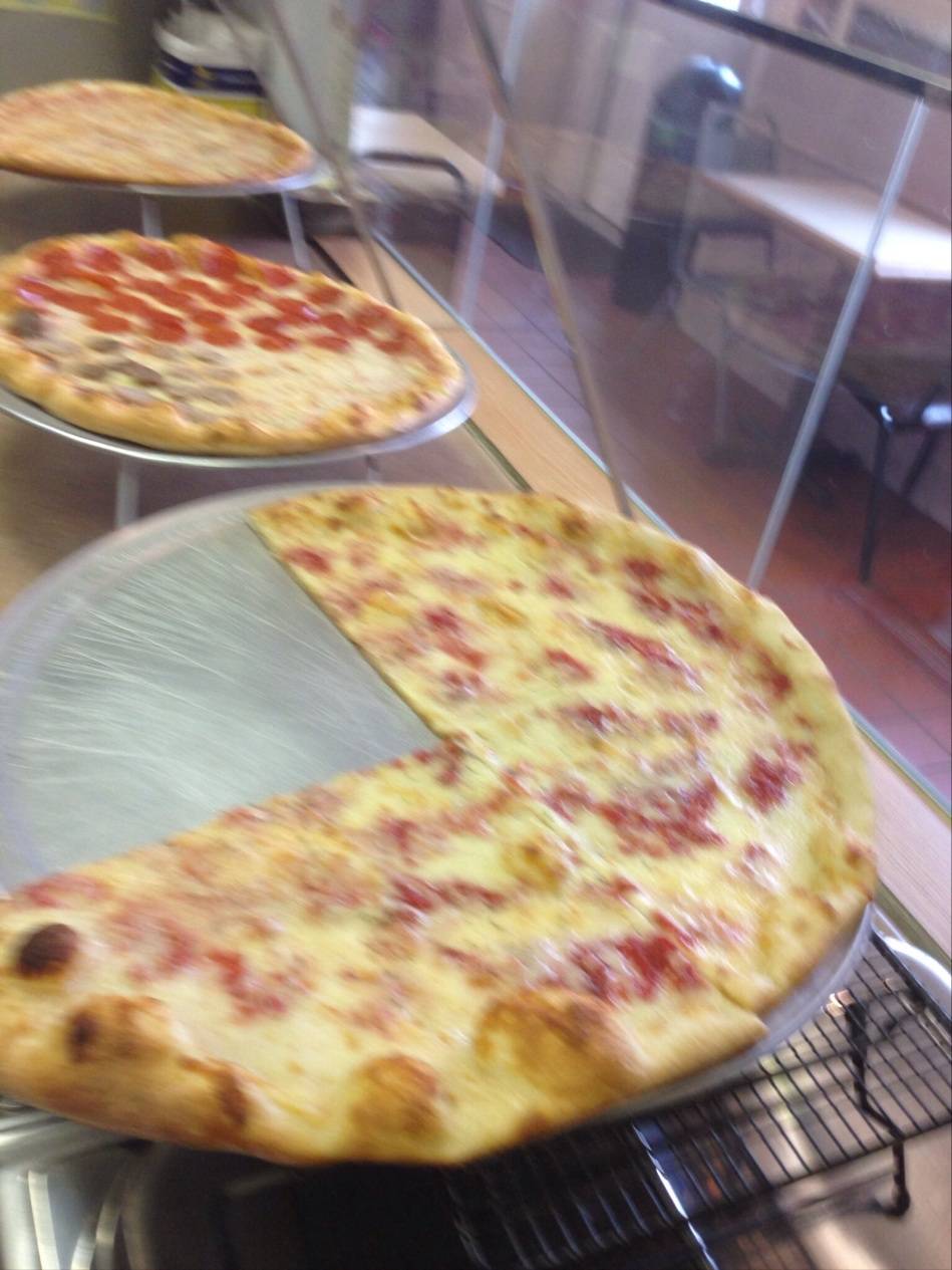 La Gondola Pizzeria | restaurant | 2193 Morris Ave, Union, NJ 07083, USA | 9086872280 OR +1 908-687-2280