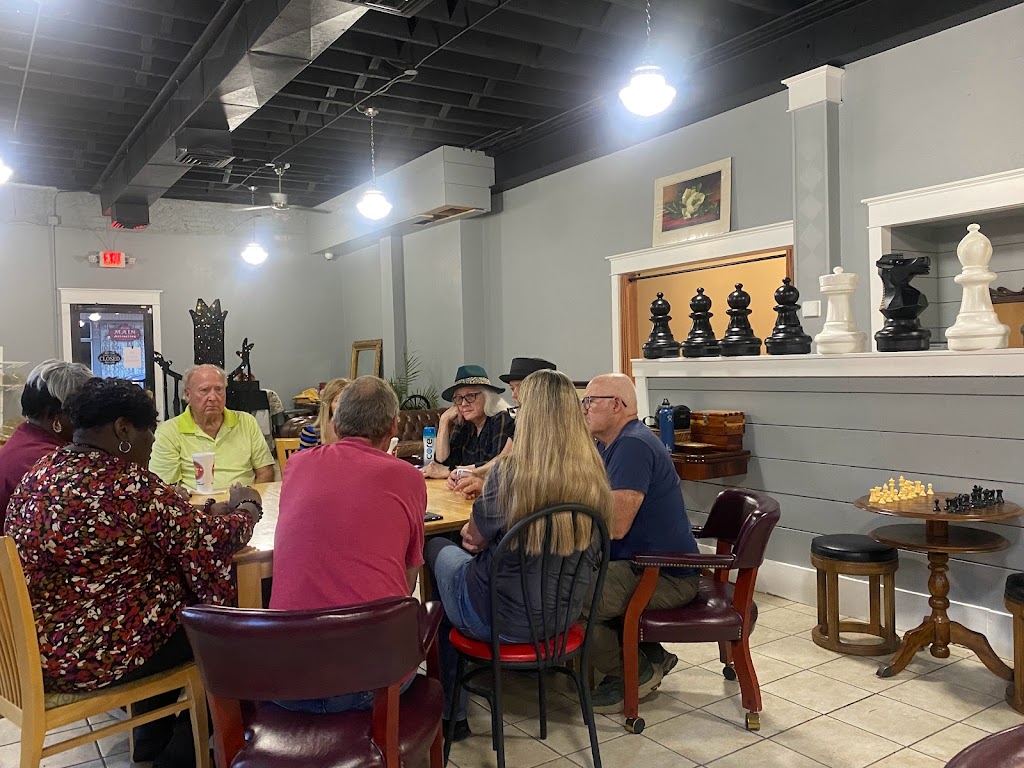 Main Place Chess Club & Games | restaurant | 700 Main St, Van Buren, AR 72956, USA | 4793581010 OR +1 479-358-1010