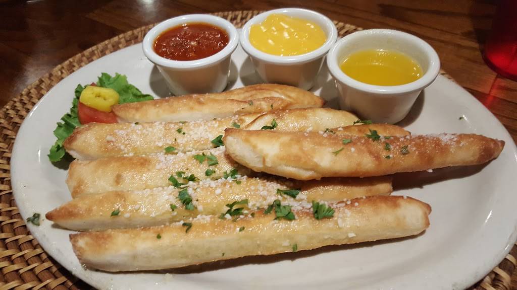 Salvatoris West | restaurant | 10337 Illinois Rd, Fort Wayne, IN 46814, USA | 2606255600 OR +1 260-625-5600